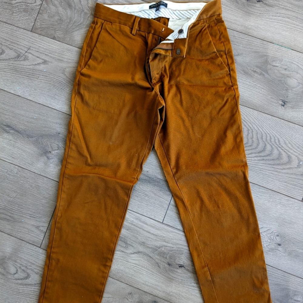 Banana Republic men's Aiden slim chino pants
